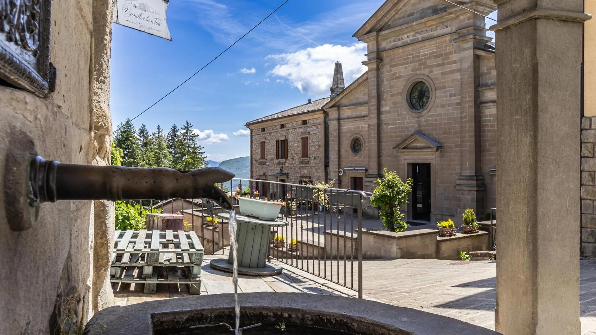 Villa Centro Storico Sestola Wifi E Netflix Ferienhaus