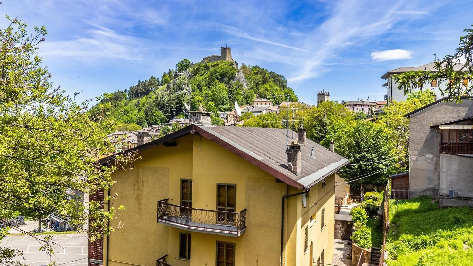 Villa Centro Storico Sestola Wifi E Netflix 0*,